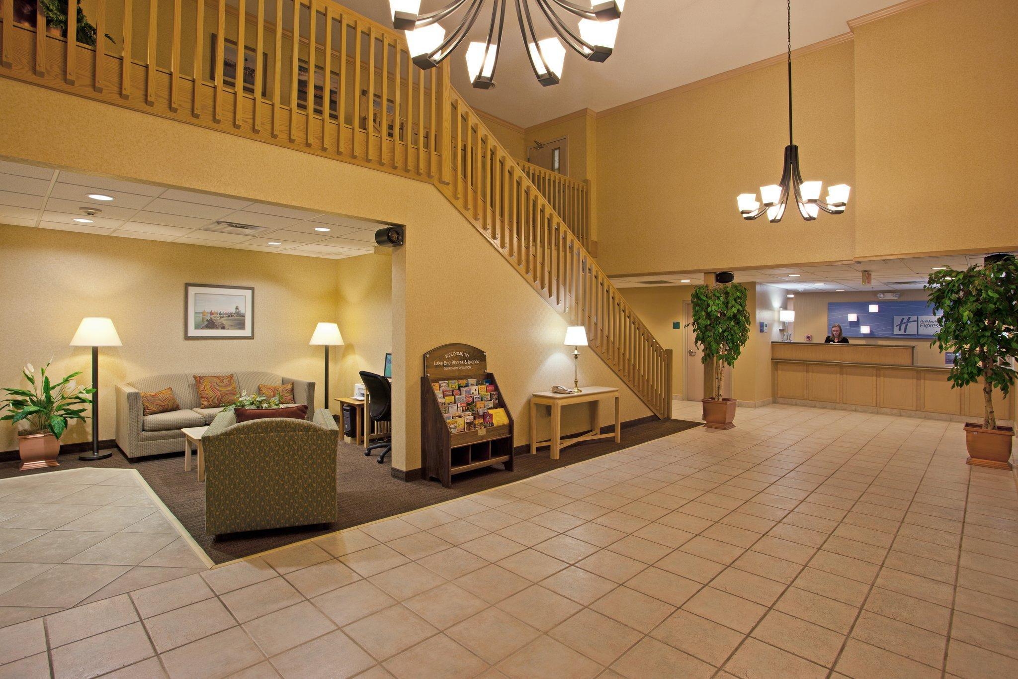 Holiday Inn Express Vermilion By Ihg Exterior foto