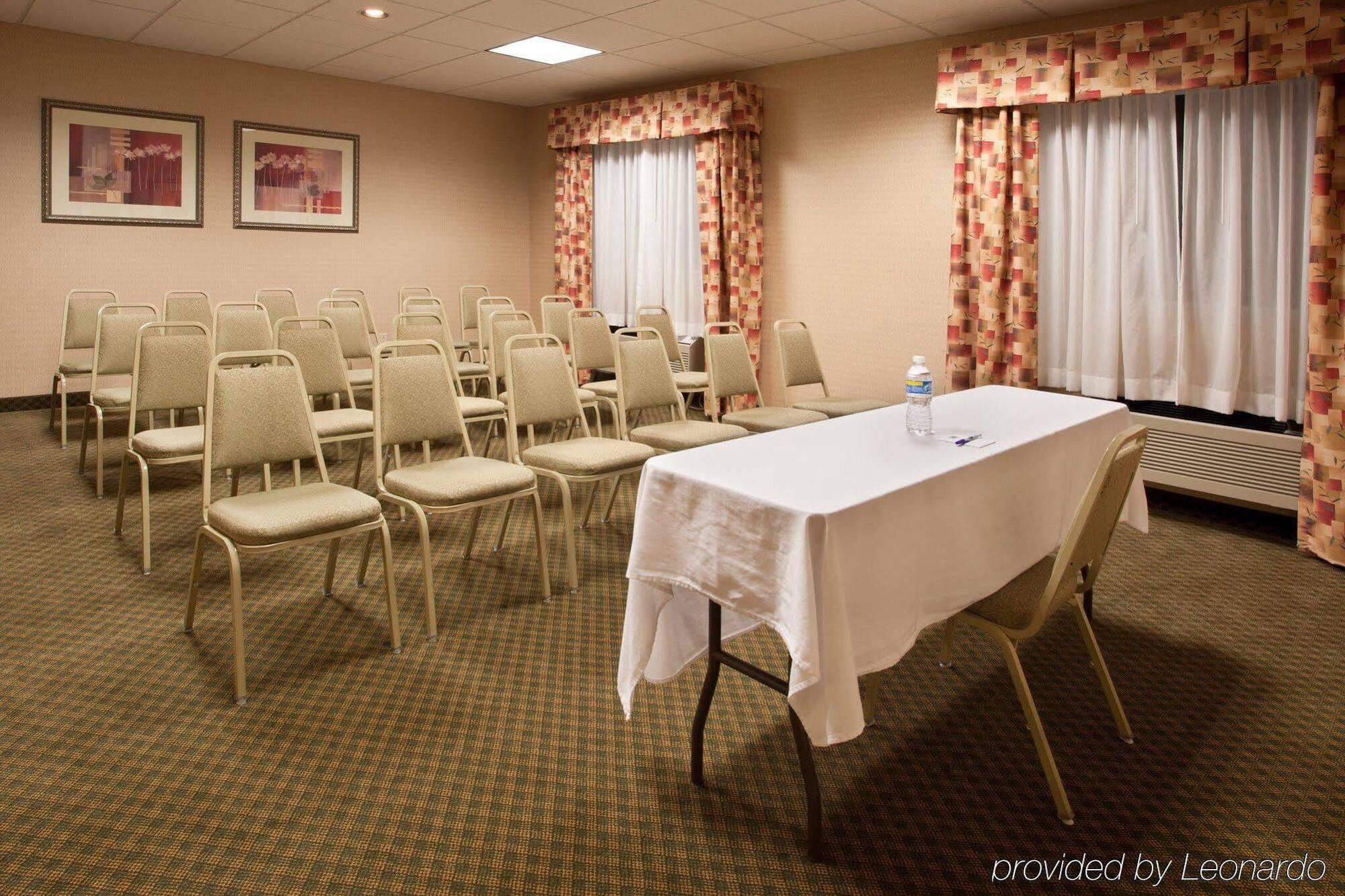 Holiday Inn Express Vermilion By Ihg Exterior foto